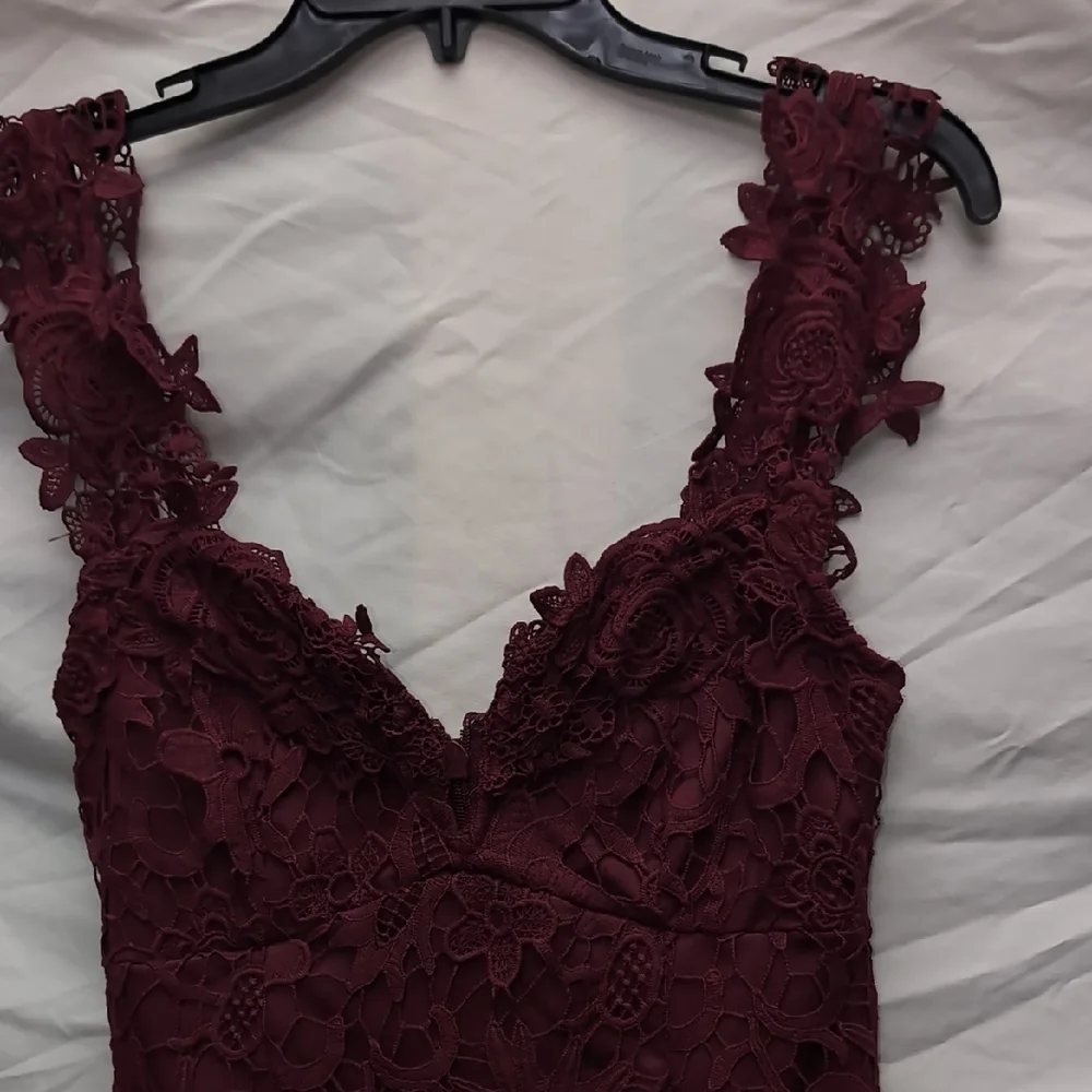 Lulu's Burgundy Floral Lace Mini Dress - Picture 9 of 10